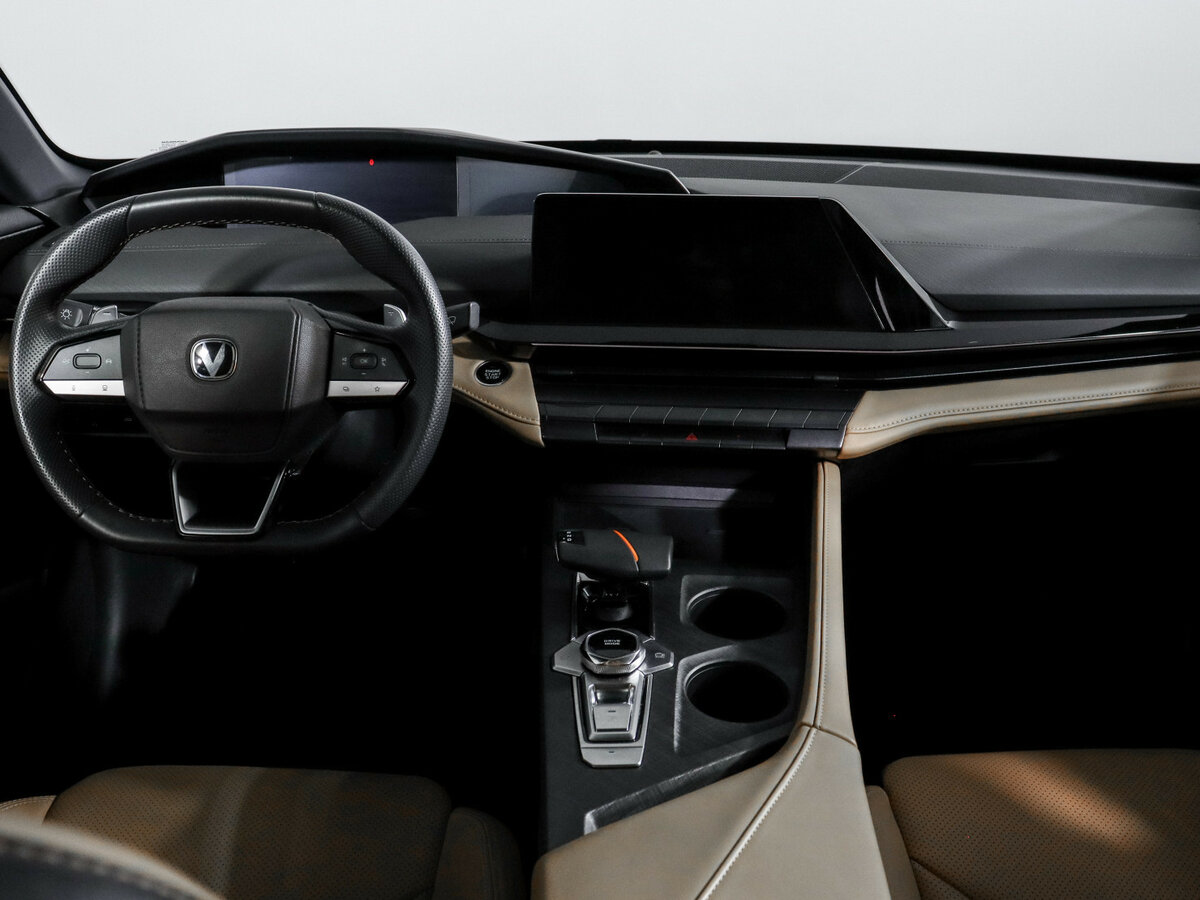 Changan UNI-V б/у, 2023, Роботизированная. Фото: #9