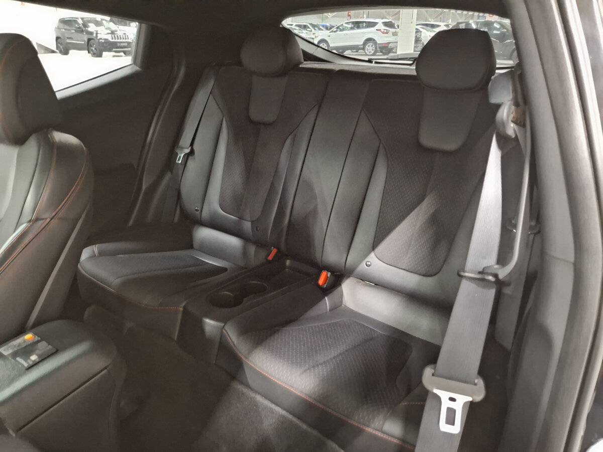 Hyundai Veloster б/у, 2019, Роботизированная. Фото: #11