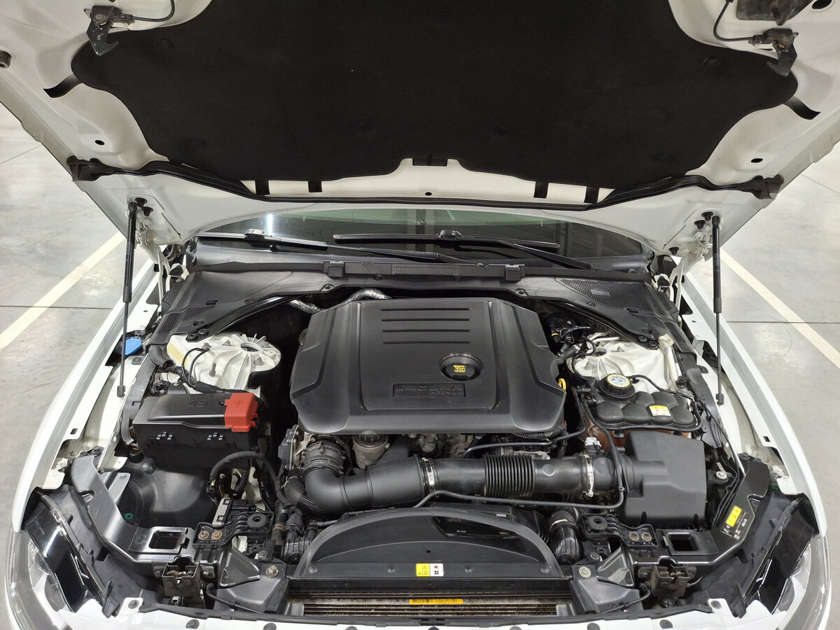 Jaguar XF б/у, 2016, Автоматическая. Фото: #8