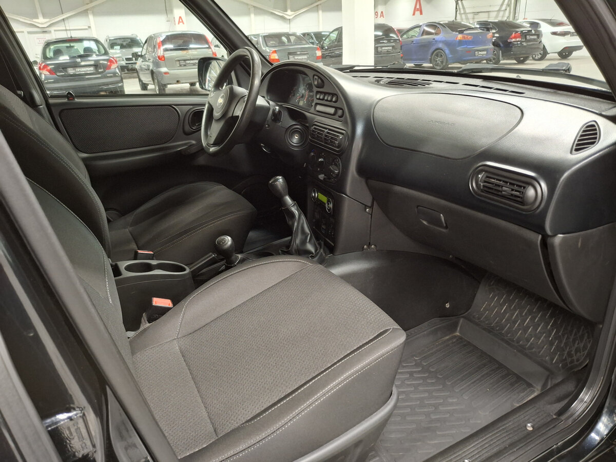 Chevrolet Niva б/у, 2017, Механическая. Фото: #10