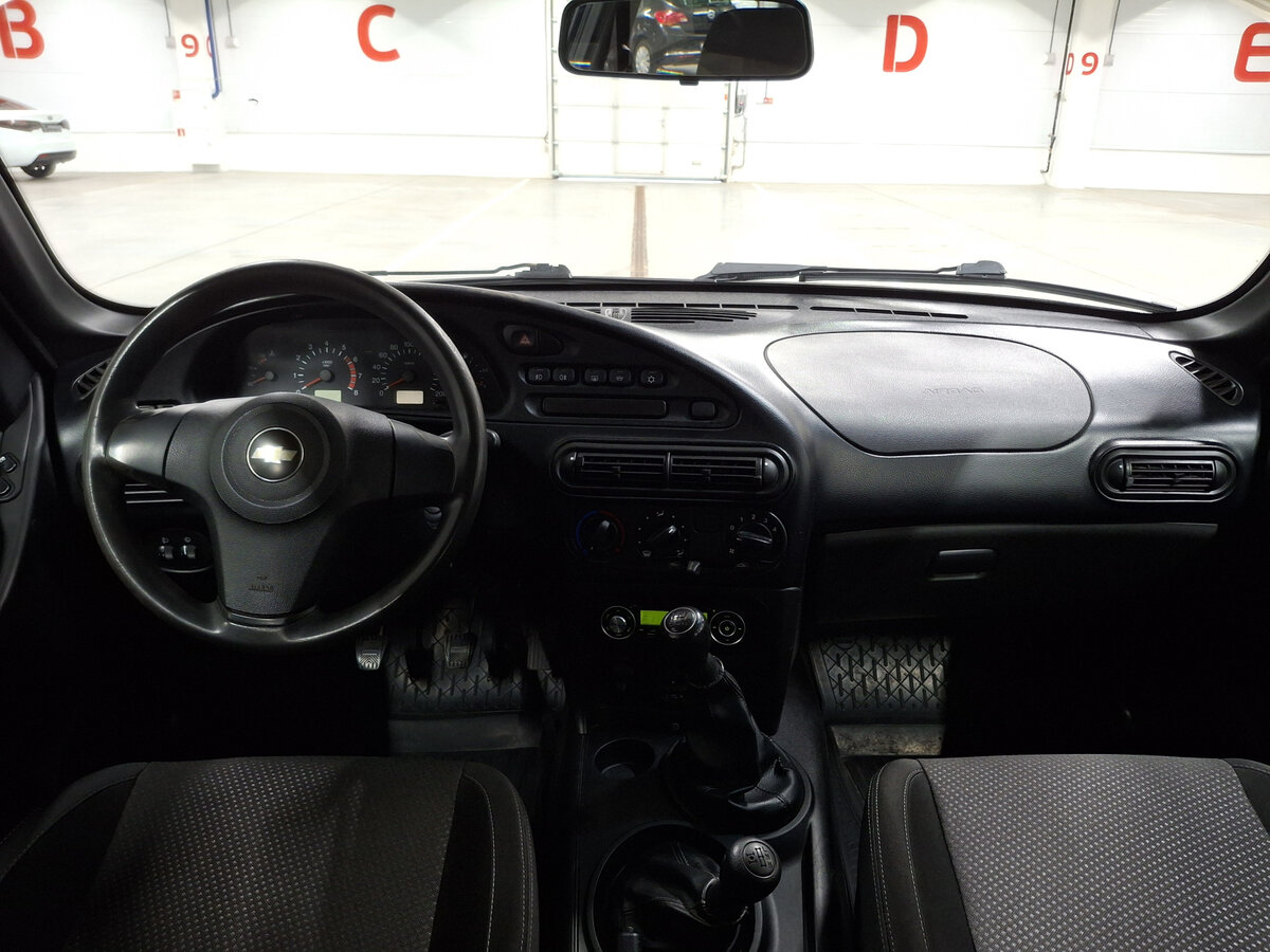 Chevrolet Niva б/у, 2017, Механическая. Фото: #13