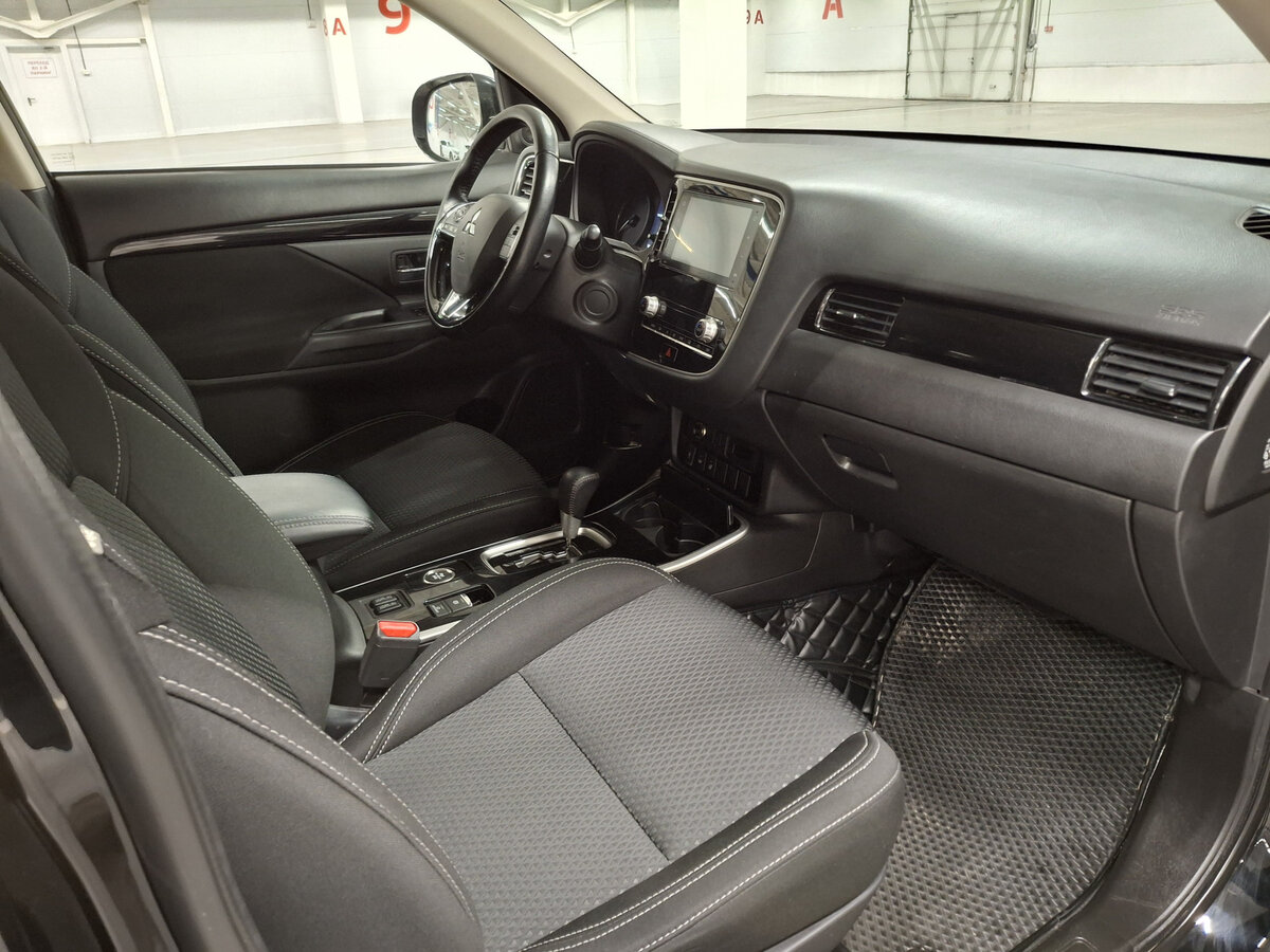 Mitsubishi Outlander б/у, 2020, Вариатор. Фото: #10
