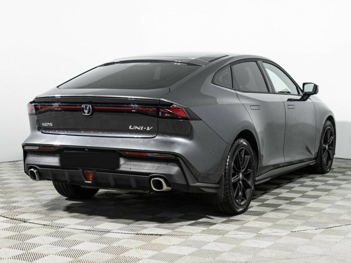 Changan UNI-V б/у, 2023, Роботизированная. Фото: #4