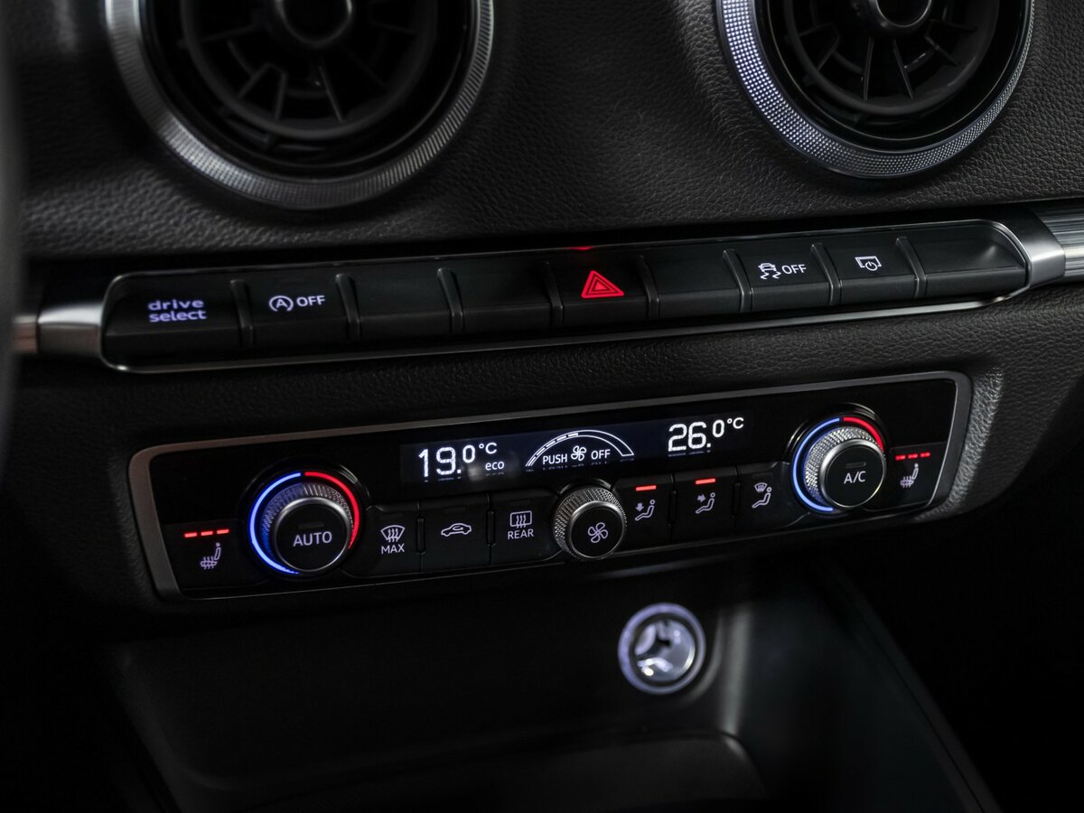 Audi A3 б/у, 2018, Роботизированная. Фото: #13