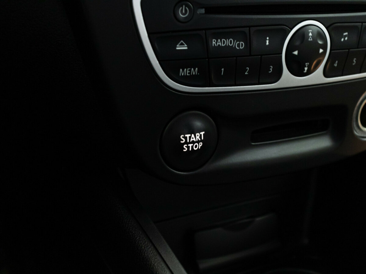 Renault Fluence б/у, 2012, Механическая. Фото: #14