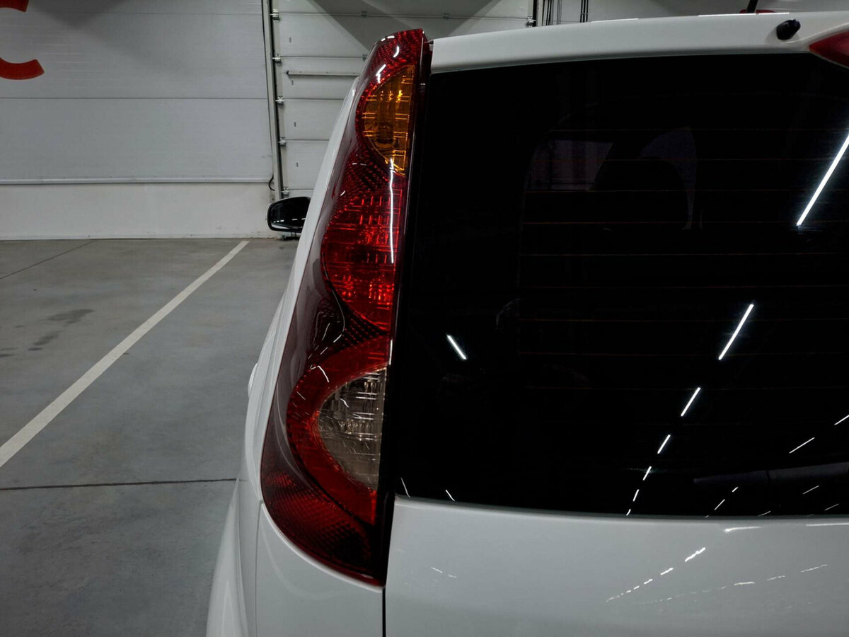 Nissan Note б/у, 2012, Механическая. Фото: #8
