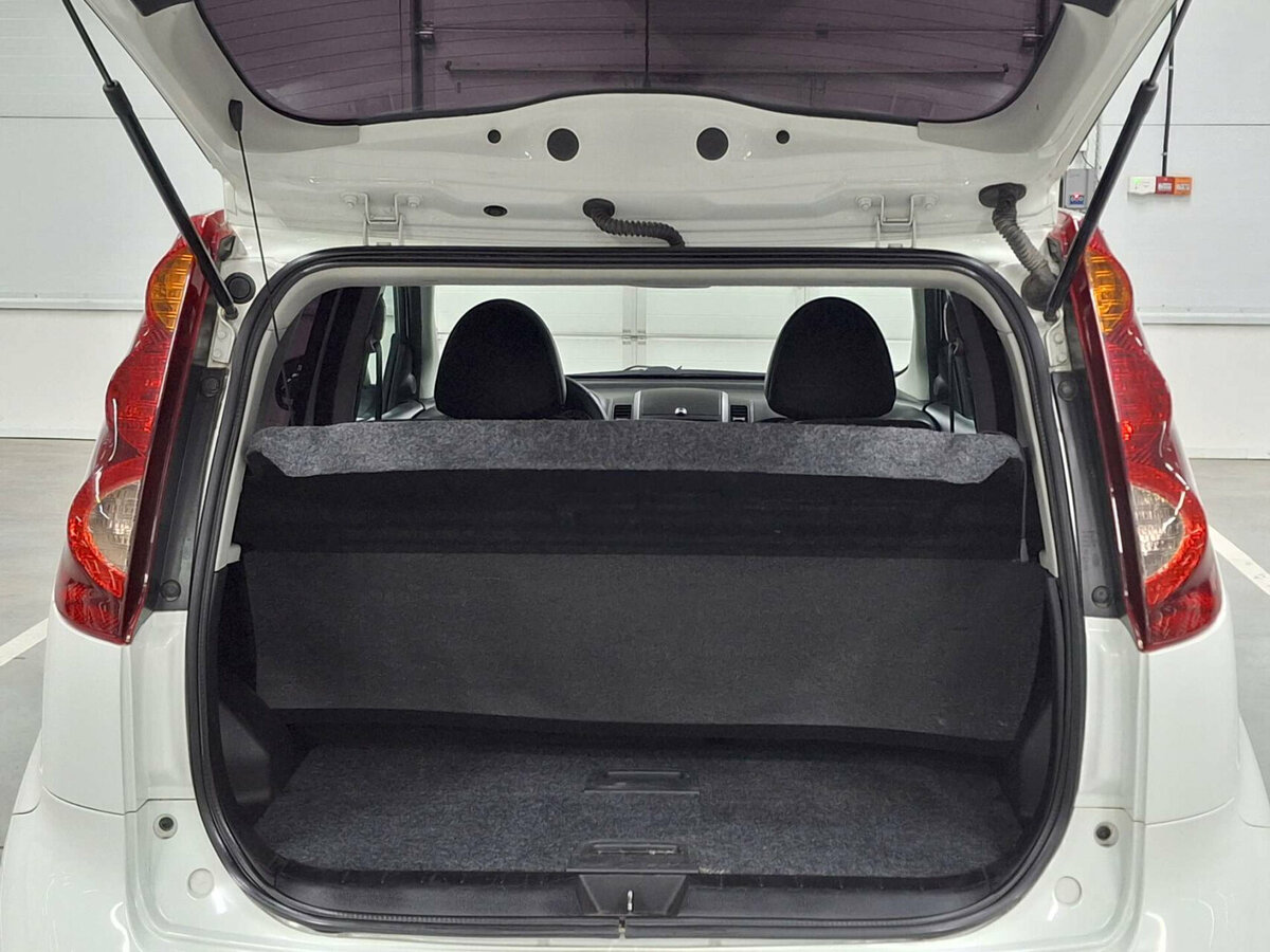 Nissan Note б/у, 2012, Механическая. Фото: #9