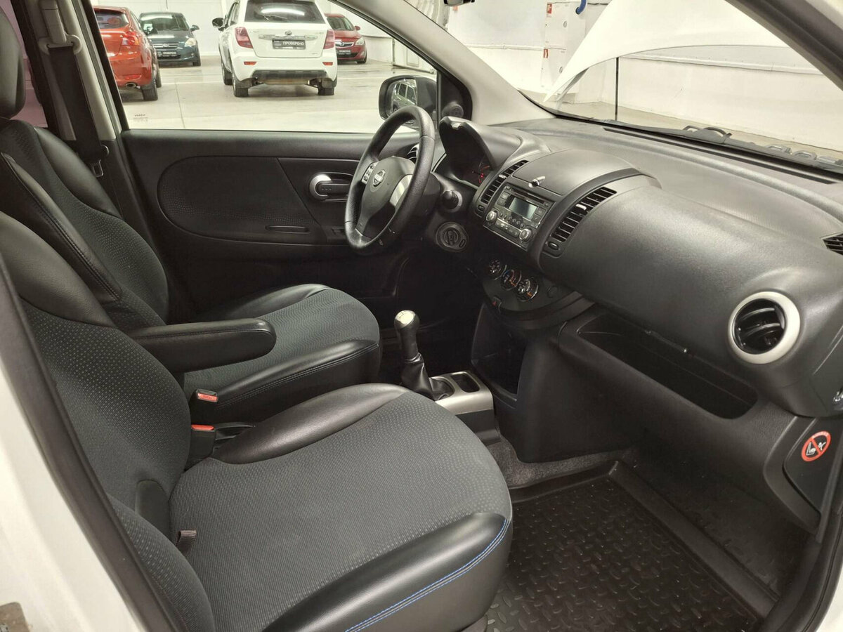 Nissan Note б/у, 2012, Механическая. Фото: #10