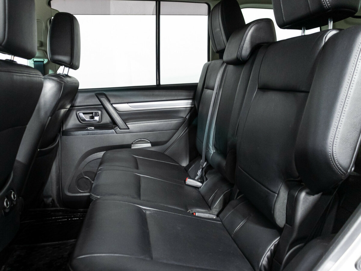 Mitsubishi Pajero б/у, 2015, Автоматическая. Фото: #7