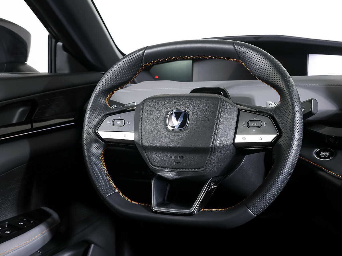 Changan UNI-V б/у, 2023, Роботизированная. Фото: #15