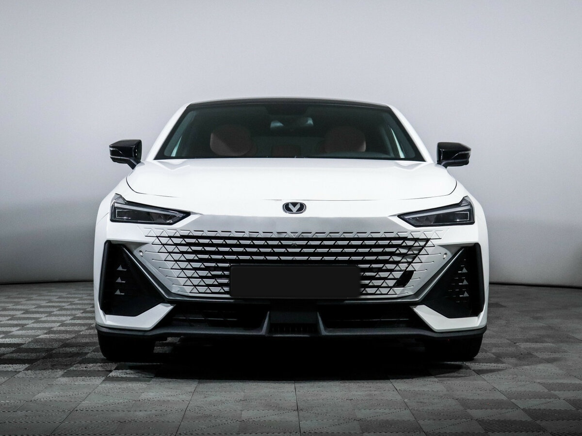 Changan UNI-V б/у, 2022, Роботизированная. Фото: #1