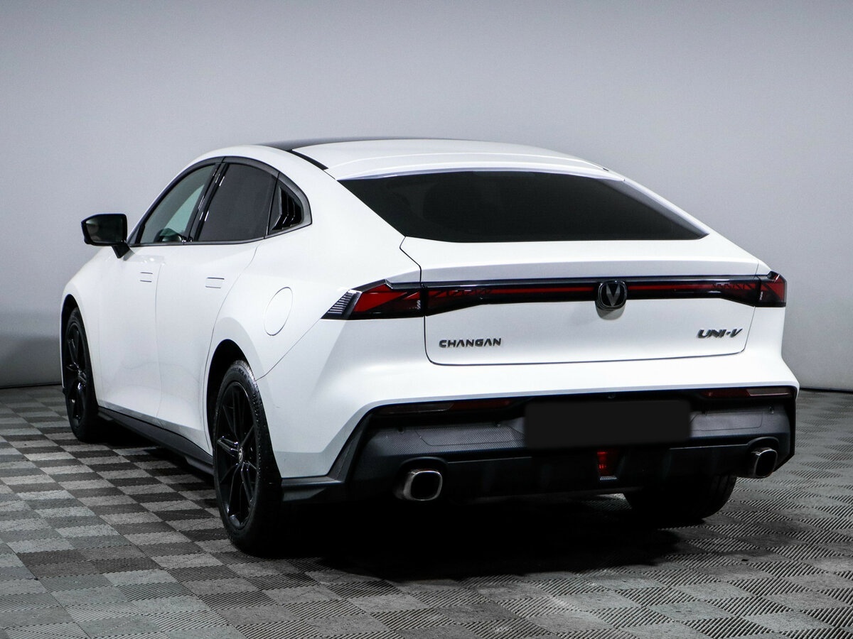 Changan UNI-V б/у, 2022, Роботизированная. Фото: #6