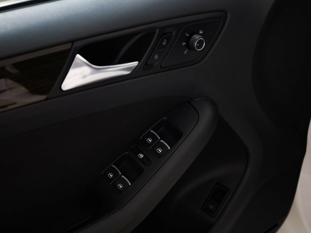 Volkswagen Jetta б/у, 2015, Механическая. Фото: #10