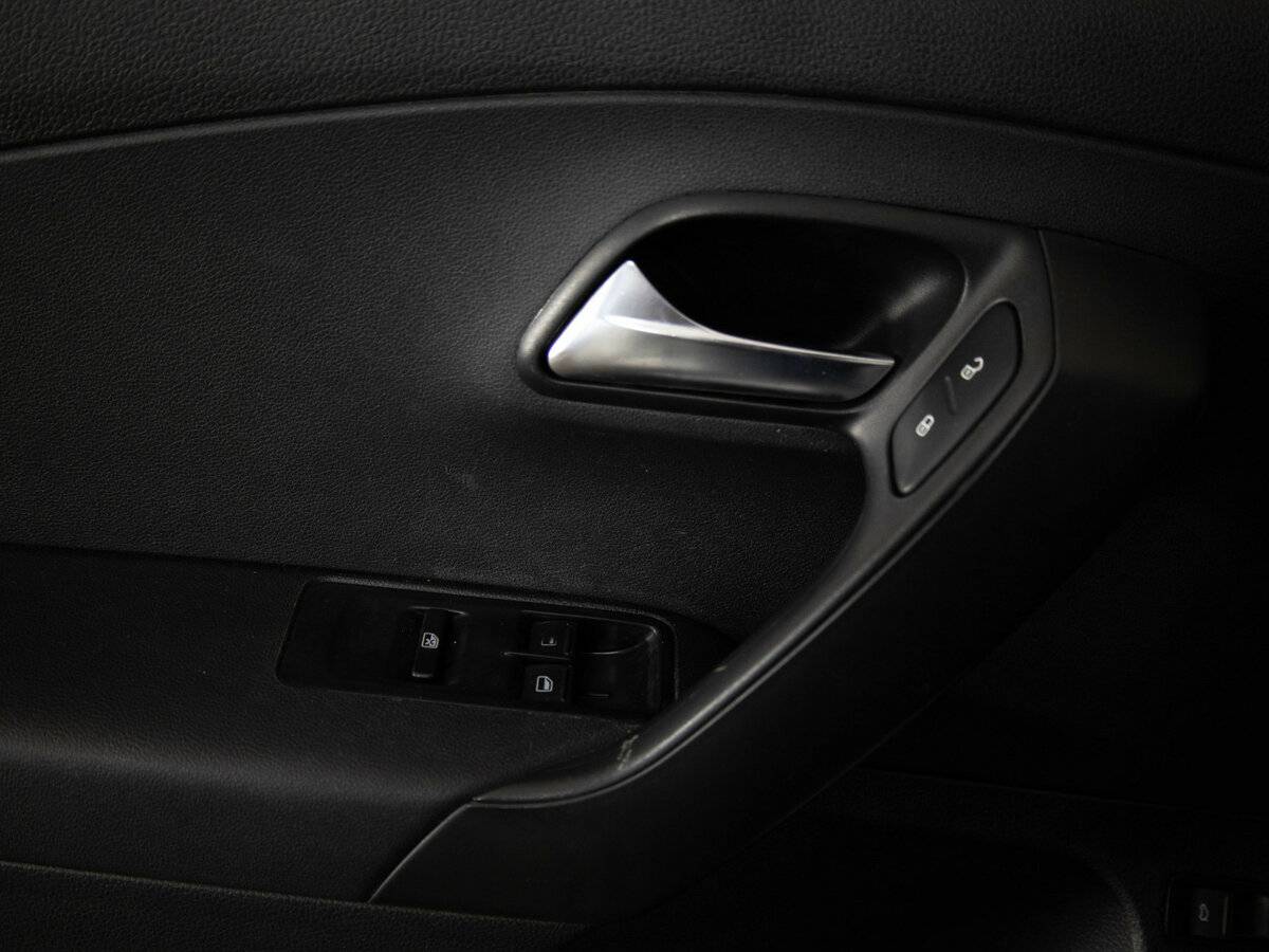 Volkswagen Polo б/у, 2014, Механическая. Фото: #9