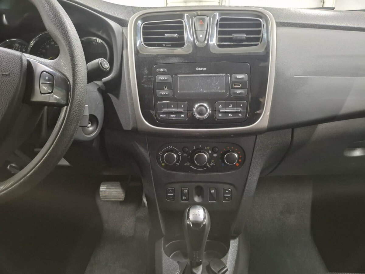 Renault Logan б/у, 2017, Автоматическая. Фото: #14