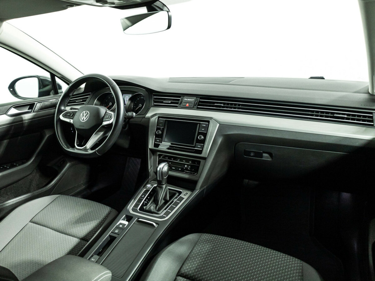 Volkswagen Passat б/у, 2021, Роботизированная. Фото: #8