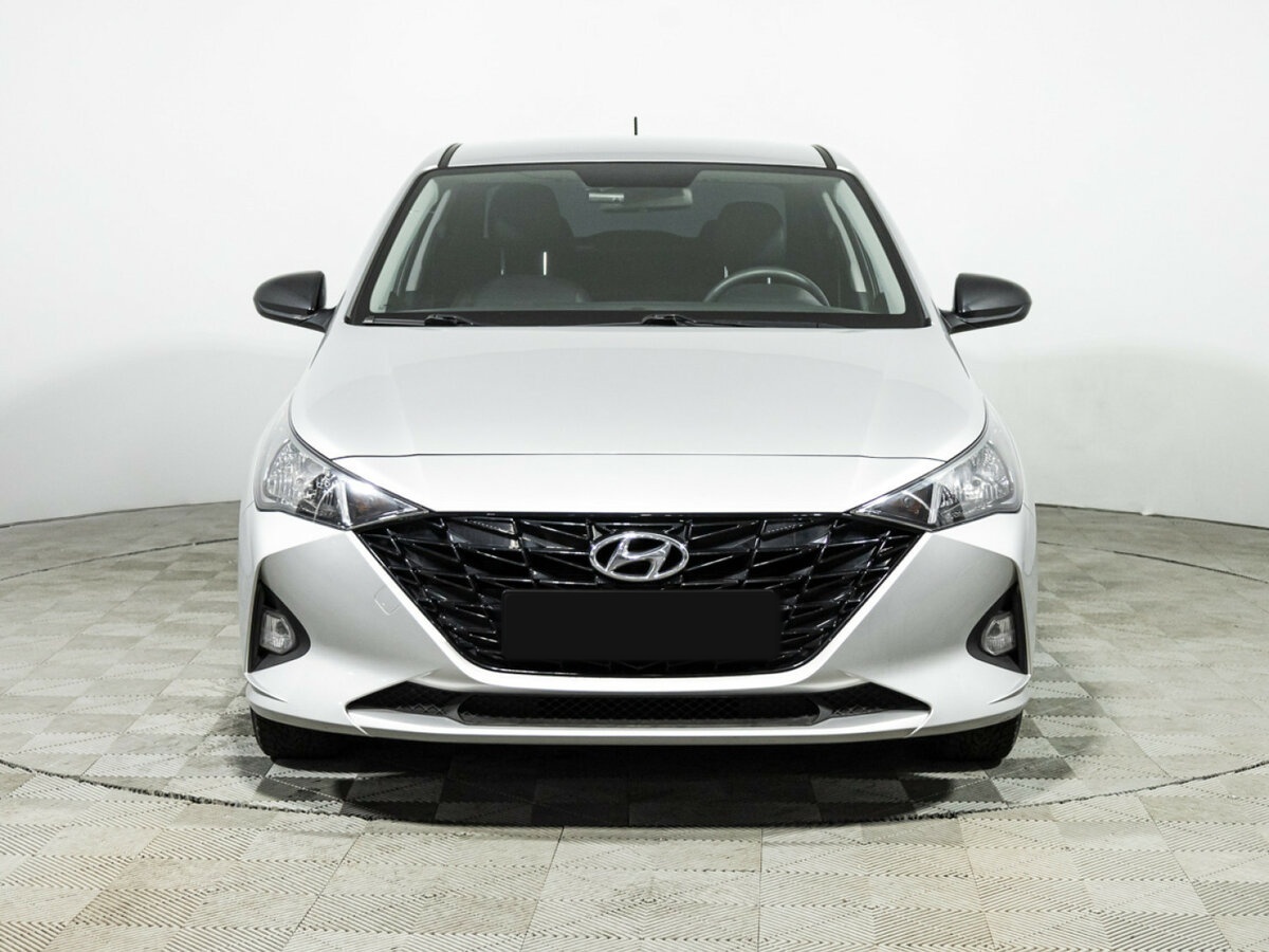 Solaris HS б/у, 2024, Автоматическая. Фото: #1