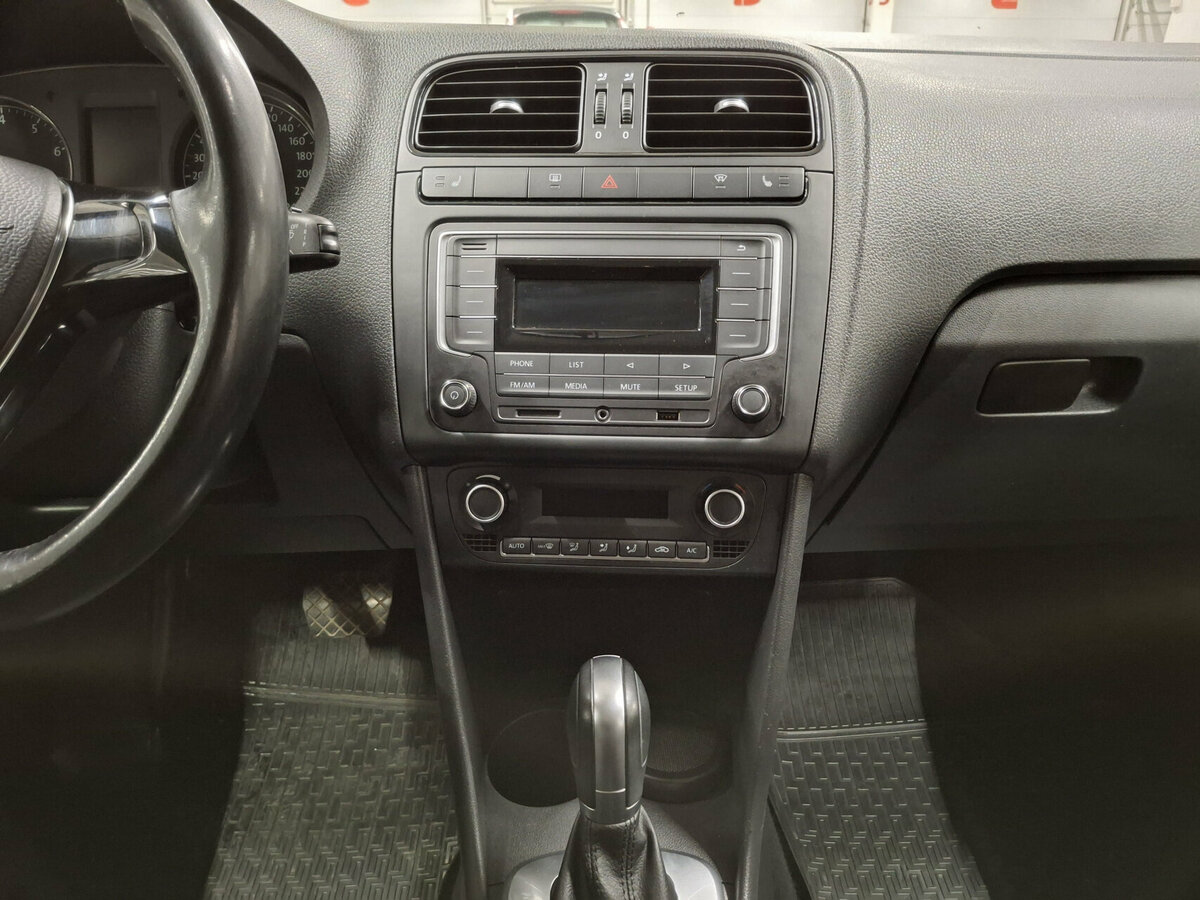 Volkswagen Polo б/у, 2017, Автоматическая. Фото: #14