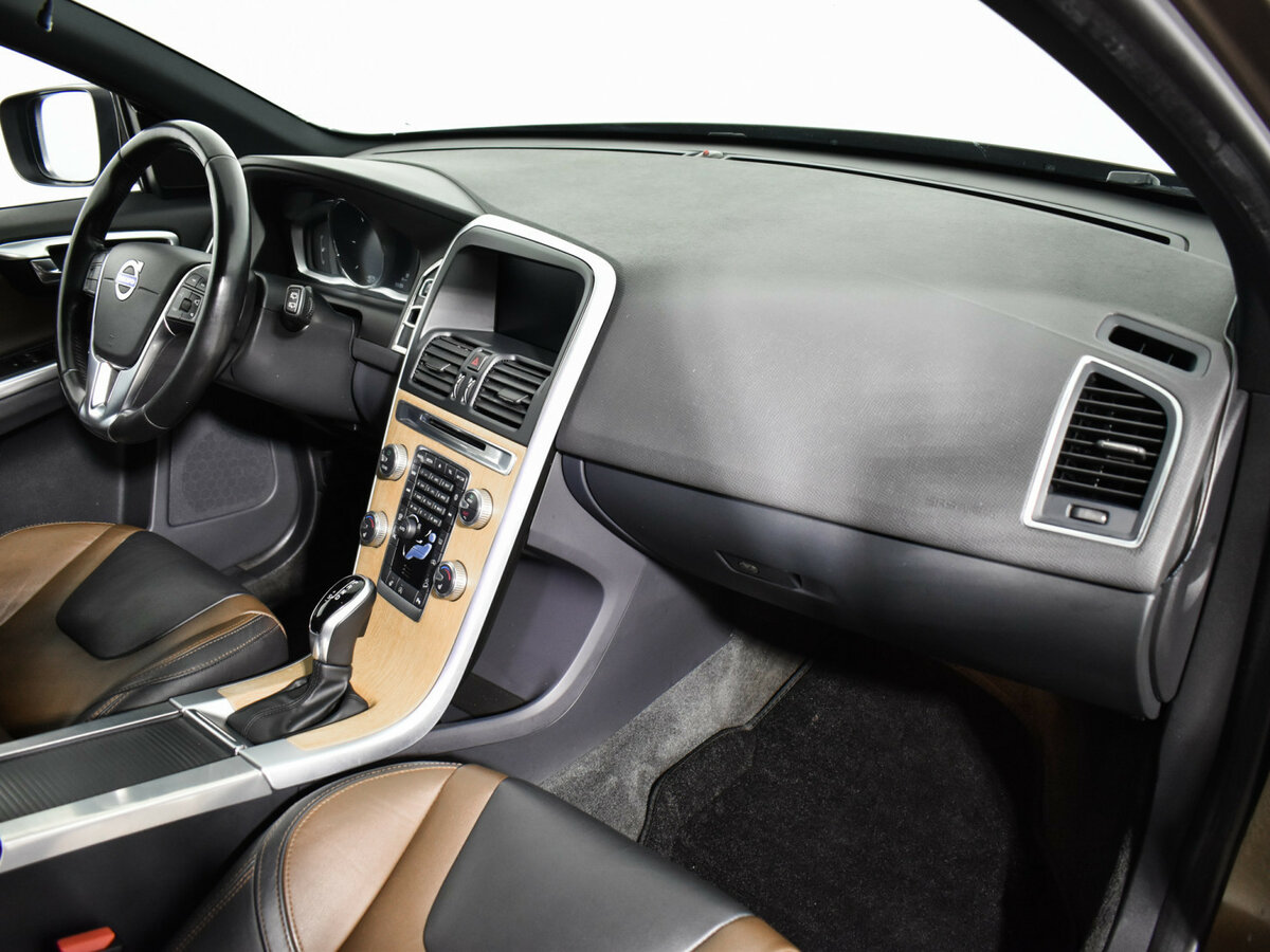 Вольво ИксЦ60 б/у, 2017, Автоматическая. Фото: #10