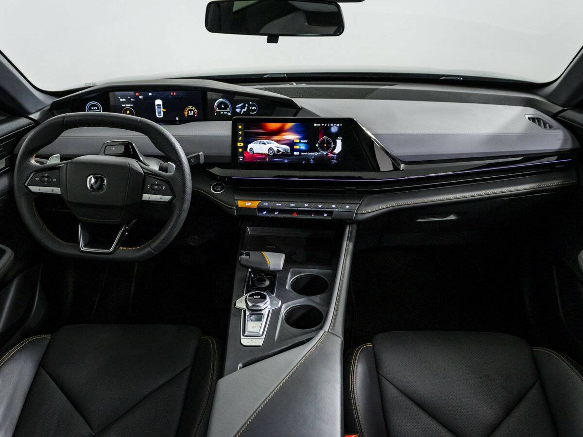 Changan UNI-V б/у, 2023, Роботизированная. Фото: #11