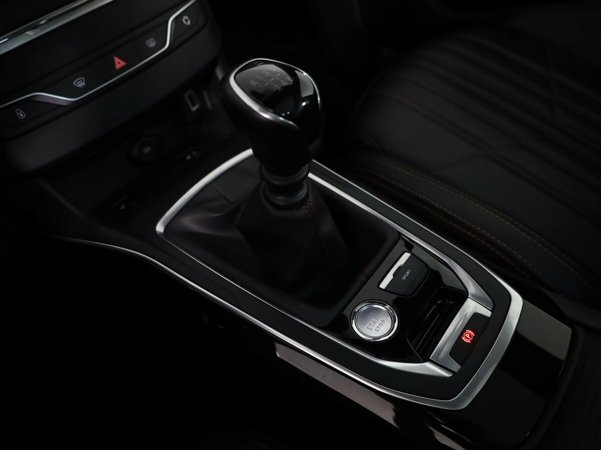 Пежо 308 б/у, 2019, Механическая. Фото: #11