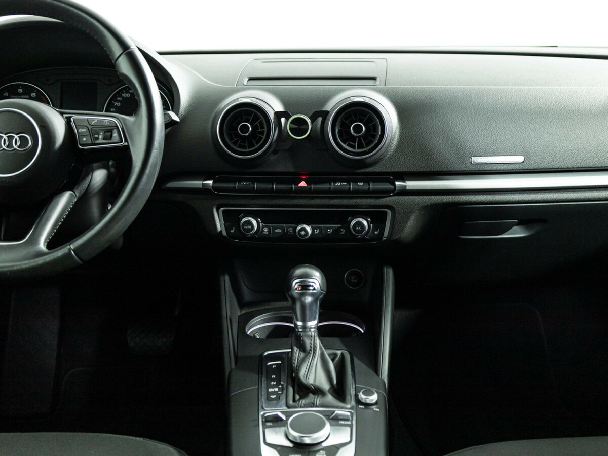 Audi A3 б/у, 2018, Роботизированная. Фото: #13