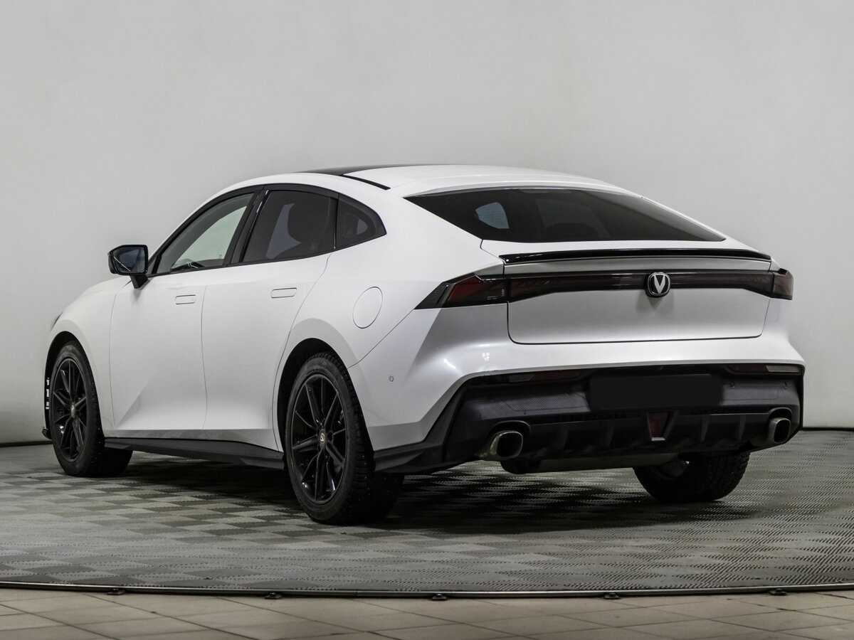 Changan UNI-V б/у, 2023, Роботизированная. Фото: #5