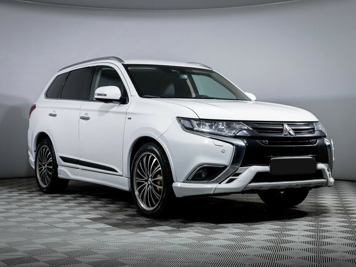 Mitsubishi Outlander б/у, 2018, Автоматическая. Фото: #2
