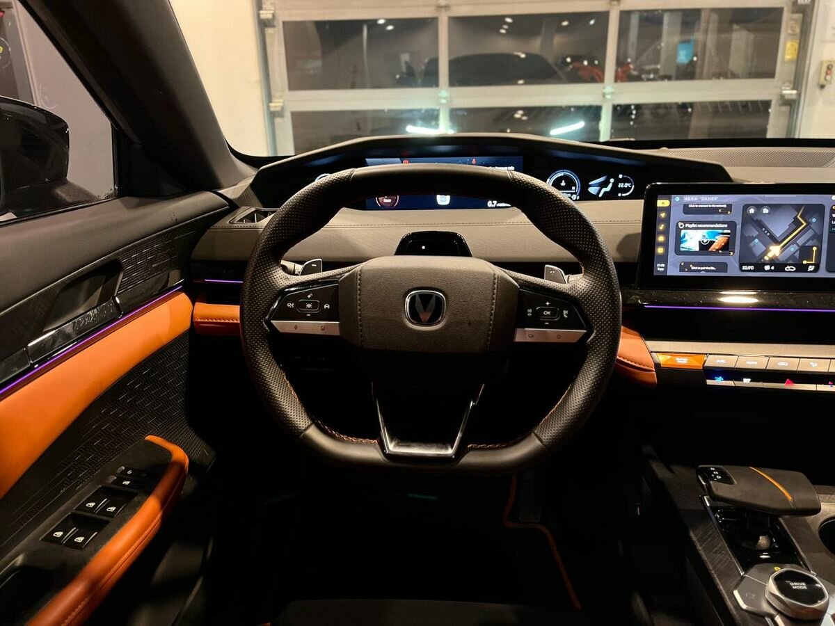 Changan UNI-V б/у, 2023, Роботизированная. Фото: #8