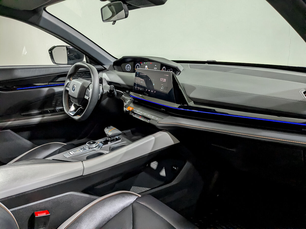 Changan UNI-V б/у, 2023, Роботизированная. Фото: #10