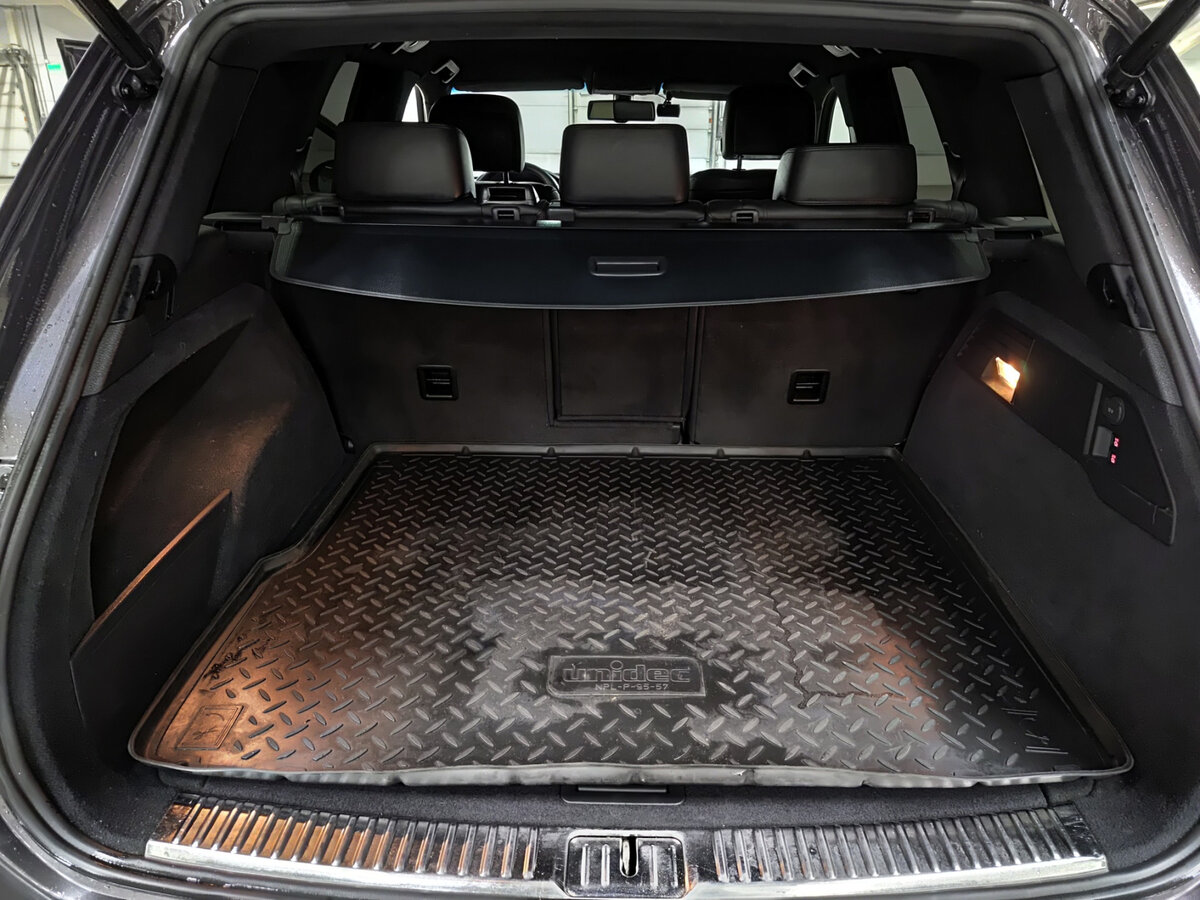 Volkswagen Touareg б/у, 2012, Автоматическая. Фото: #9