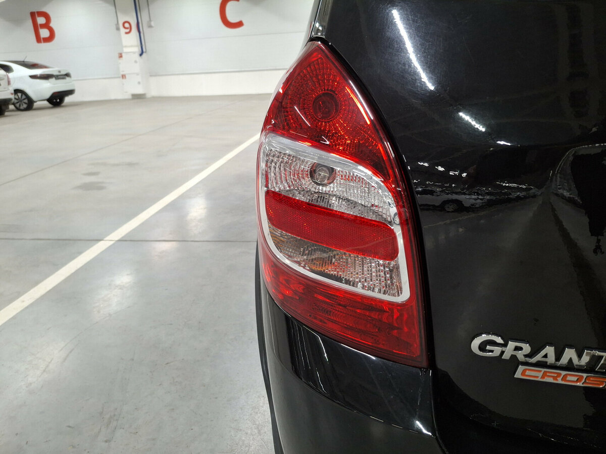 Lada (ВАЗ) Granta б/у, 2022, Механическая. Фото: #8