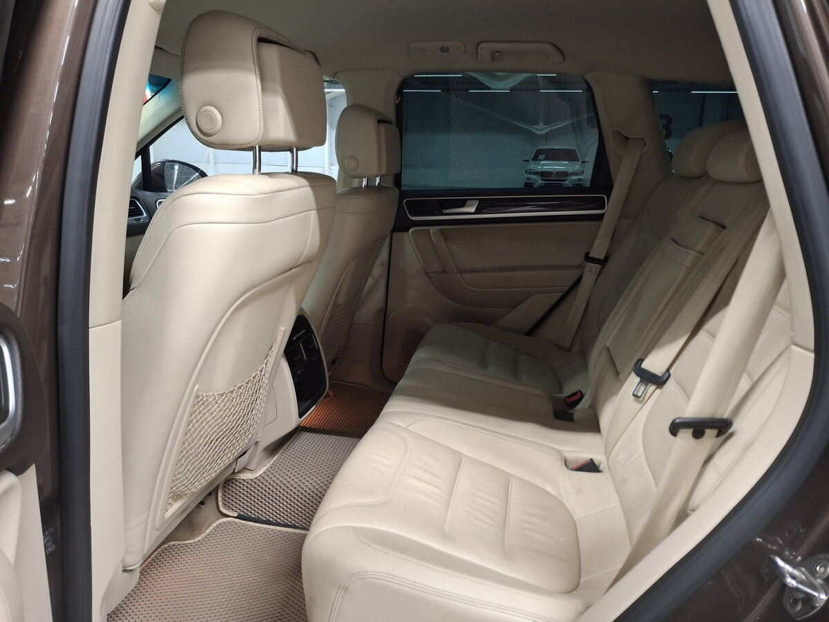 Volkswagen Touareg б/у, 2013, Автоматическая. Фото: #11
